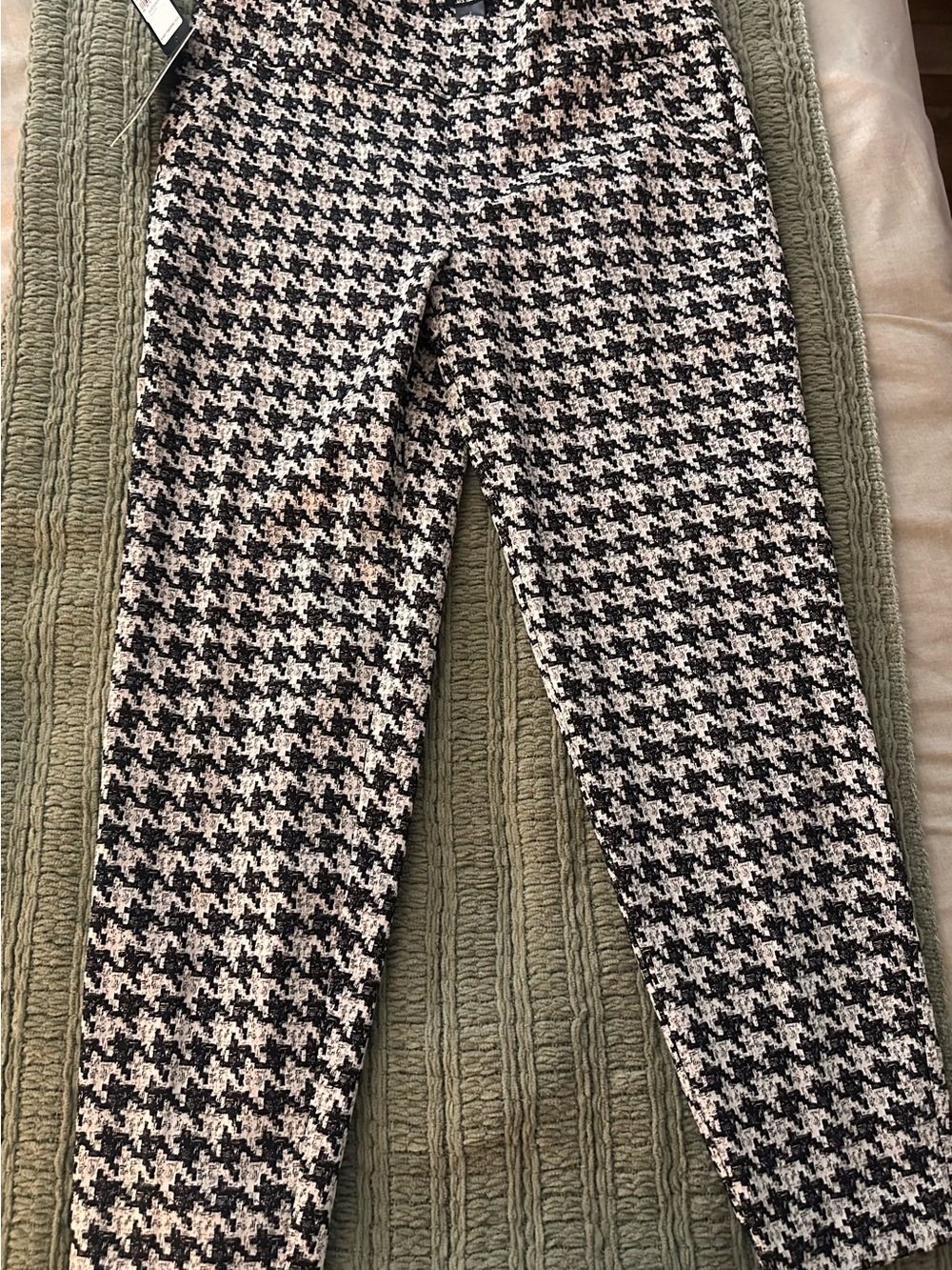 Soho Apparel Black & White Houndstooth Ankle Pants